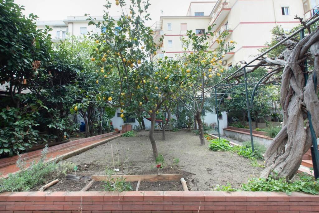 Oltre Il Giardino Villa Вико Екуензе Екстериор снимка